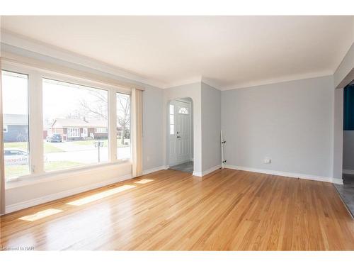 12 Milton Road, St. Catharines, ON - Indoor Photo Showing Other Room