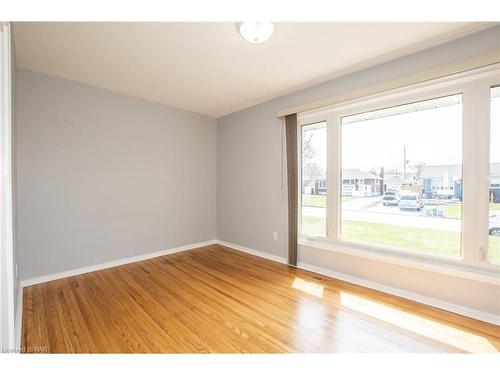 12 Milton Road, St. Catharines, ON - Indoor Photo Showing Other Room