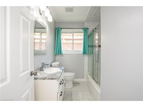 12 Milton Road, St. Catharines, ON - Indoor Photo Showing Bathroom