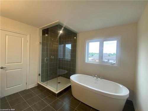 74 Oriole Crescent, Port Colborne, ON - Indoor Photo Showing Bathroom