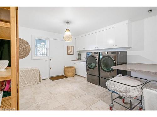 1 Pyramid Place, St. Catharines, ON - Indoor Photo Showing Laundry Room