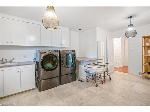 1 Pyramid Place, St. Catharines, ON - Indoor Photo Showing Laundry Room