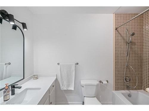 1 Pyramid Place, St. Catharines, ON - Indoor Photo Showing Bathroom