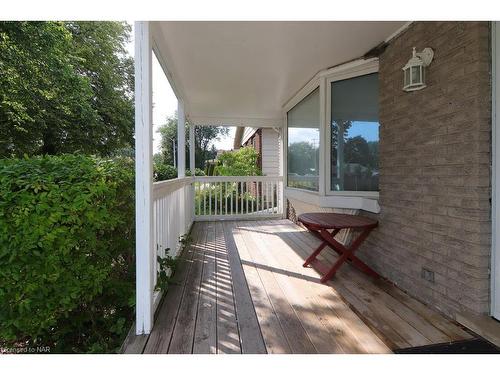 5939 Swayze Drive, Niagara Falls, ON - Outdoor With Deck Patio Veranda With Exterior
