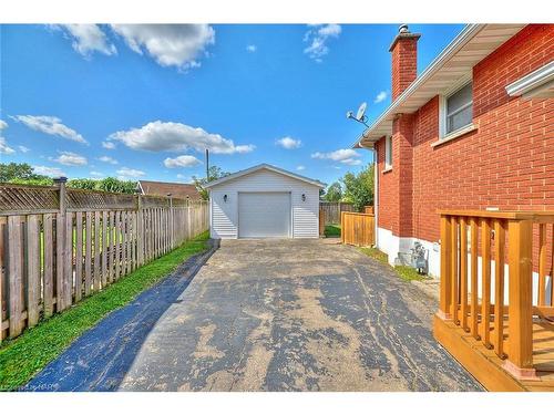 7405 Susan Crescent, Niagara Falls, ON - Outdoor With Exterior