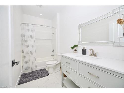 4286 Victoria Avenue, Lincoln, ON - Indoor Photo Showing Bathroom