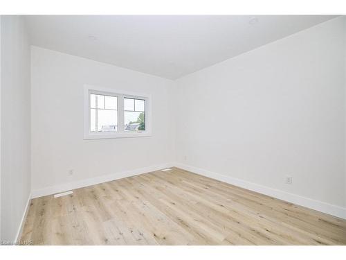 4286 Victoria Avenue, Lincoln, ON - Indoor Photo Showing Other Room