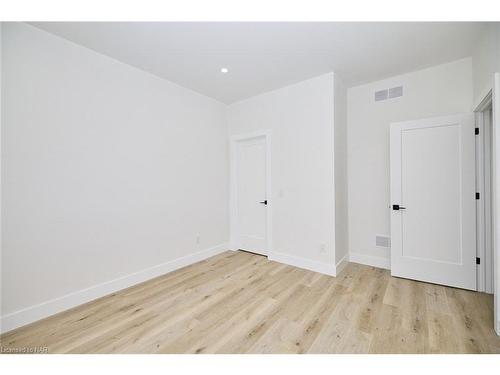 4286 Victoria Avenue, Lincoln, ON - Indoor Photo Showing Other Room