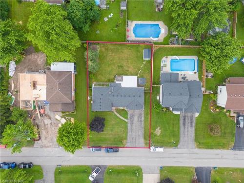 833 Lakeview Road, Fort Erie, ON - Outdoor With In Ground Pool With View