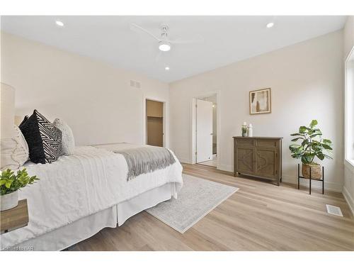 3836 Nigh Road, Fort Erie, ON - Indoor Photo Showing Bedroom