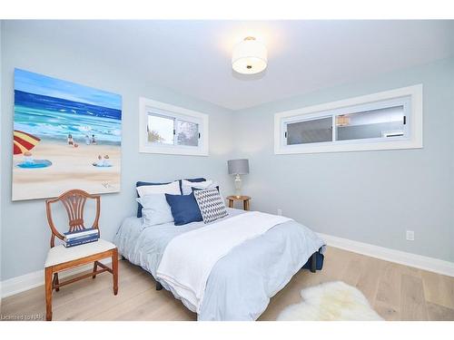 193 Lakewood Avenue, Fort Erie, ON - Indoor Photo Showing Bedroom