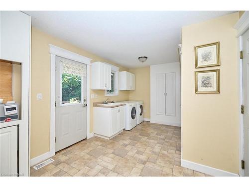 980 Buffalo Road, Fort Erie, ON - Indoor Photo Showing Kitchen