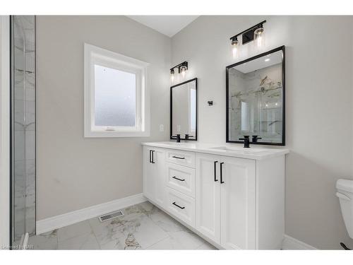 742 Clarence Street, Port Colborne, ON - Indoor Photo Showing Bathroom