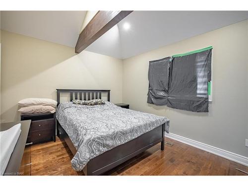 145 Beechwood Avenue, Fort Erie, ON - Indoor Photo Showing Bedroom