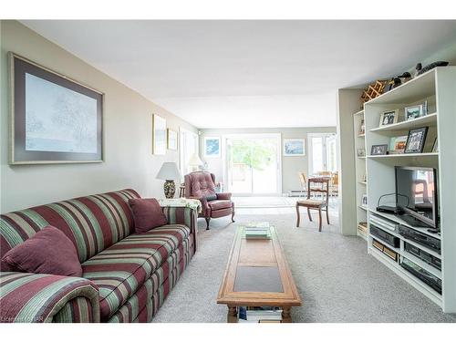 3413 North Shore Drive, Ridgeway, ON - Indoor Photo Showing Living Room