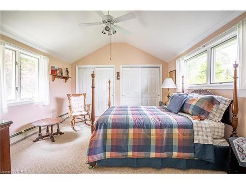 3413 North Shore Drive, Ridgeway, ON - Indoor Photo Showing Bedroom