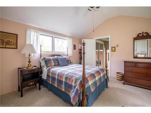 3413 North Shore Drive, Ridgeway, ON - Indoor Photo Showing Bedroom