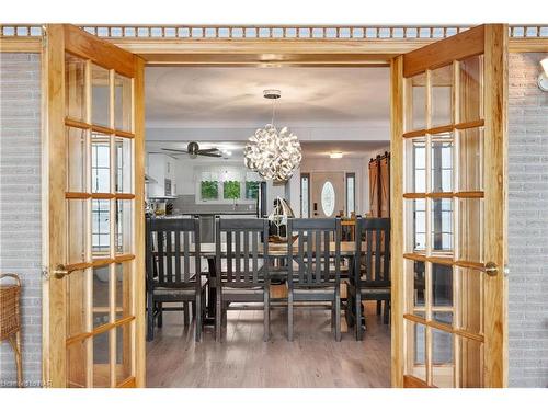 537 Sandy Bay Road Road S, Dunnville, ON - Indoor Photo Showing Dining Room