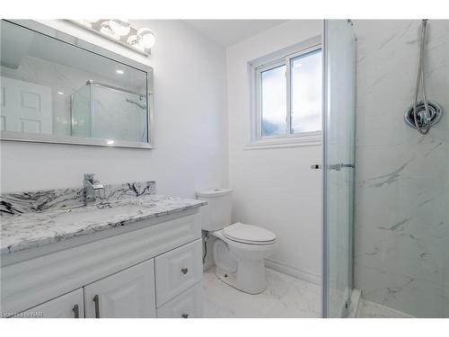 Lower-22 Chantler Road, Welland, ON - Indoor Photo Showing Bathroom