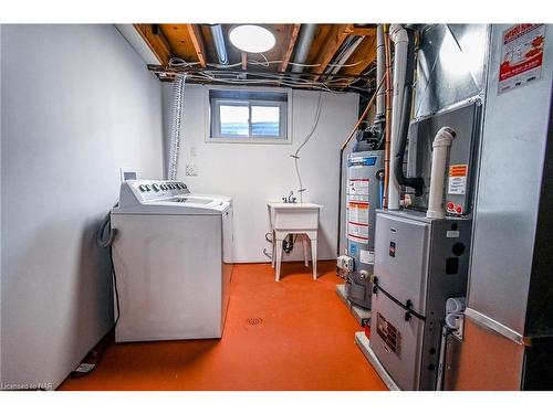 Lower-22 Chantler Road, Welland, ON - Indoor Photo Showing Laundry Room