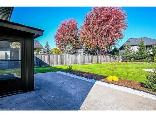 Lower-22 Chantler Road, Welland, ON - Indoor Photo Showing Garage