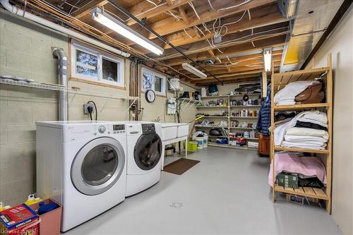 15842 Niagara River Parkway E, Niagara-On-The-Lake, ON - Indoor Photo Showing Laundry Room