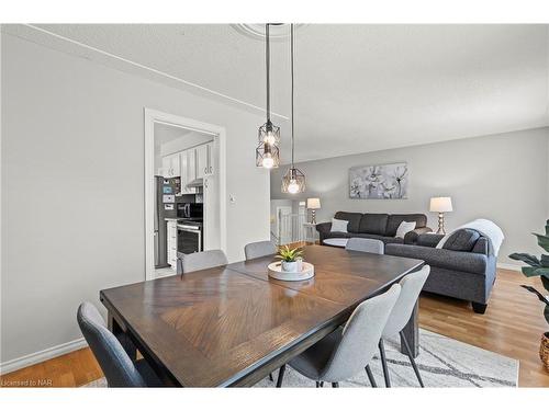 8200 Westwood Street, Niagara Falls, ON - Indoor Photo Showing Dining Room