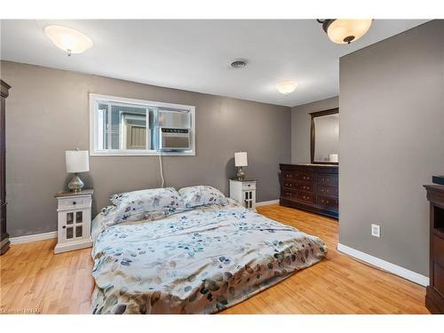 3810 Disher Street, Ridgeway, ON - Indoor Photo Showing Bedroom