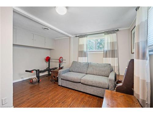3810 Disher Street, Ridgeway, ON - Indoor Photo Showing Living Room