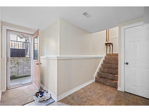 105 Elma Street, St. Catharines, ON - Indoor Photo Showing Other Room