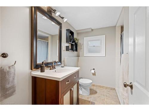 105 Elma Street, St. Catharines, ON - Indoor Photo Showing Bathroom