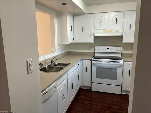 73-50 Lakeshore Road, St. Catharines, ON - Indoor Photo Showing Kitchen With Double Sink