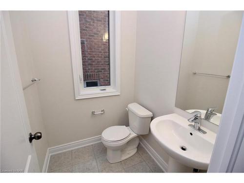 7648 Hackberry Trail Trail, Niagara Falls, ON - Indoor Photo Showing Bathroom