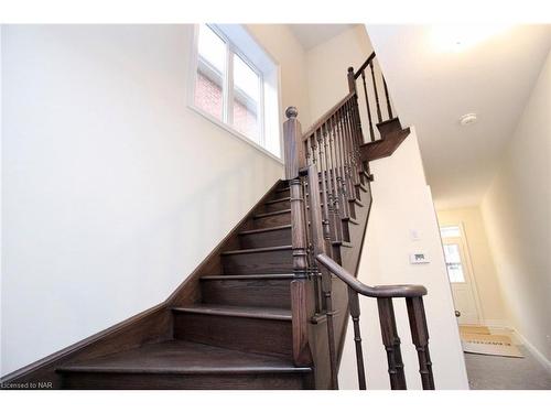 7648 Hackberry Trail Trail, Niagara Falls, ON - Indoor Photo Showing Other Room