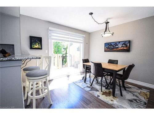 9-178 Scott Street, St. Catharines, ON - Indoor Photo Showing Dining Room