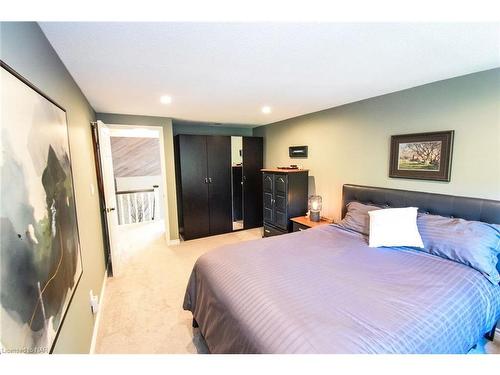 9-178 Scott Street, St. Catharines, ON - Indoor Photo Showing Bedroom