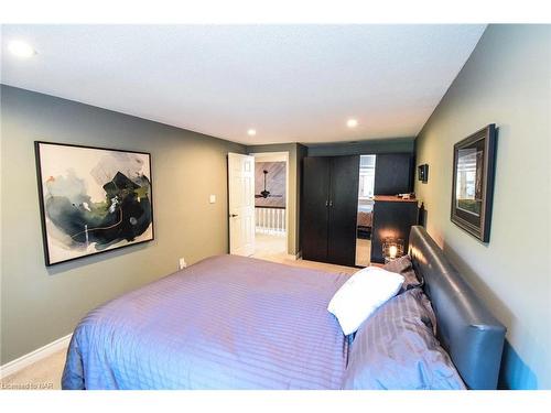 9-178 Scott Street, St. Catharines, ON - Indoor Photo Showing Bedroom