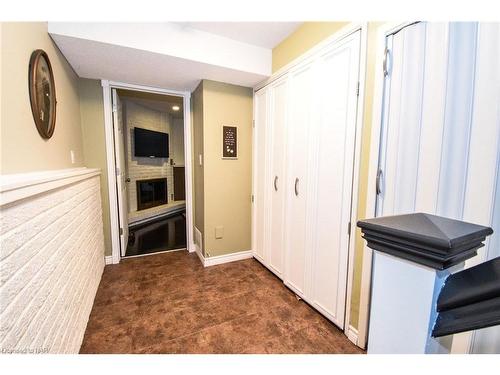 9-178 Scott Street, St. Catharines, ON - Indoor Photo Showing Other Room