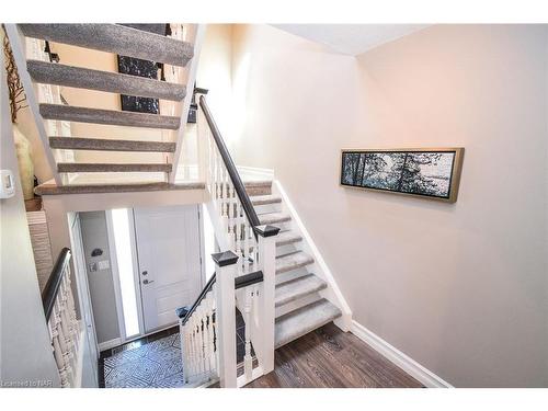 9-178 Scott Street, St. Catharines, ON - Indoor Photo Showing Other Room