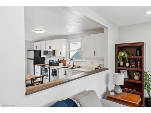 47 Dunkirk Road, Welland, ON - Indoor Photo Showing Kitchen With Double Sink