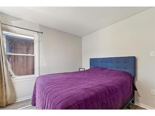 47 Dunkirk Road, Welland, ON - Indoor Photo Showing Bedroom