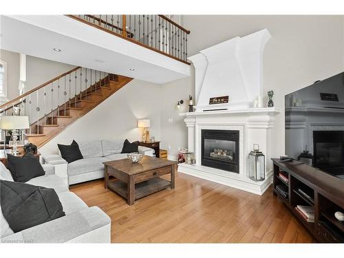 5 Bravetti Circle, St. Catharines, ON - Indoor Photo Showing Living Room With Fireplace