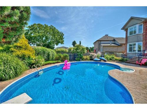 5 Bravetti Circle, St. Catharines, ON - Outdoor With In Ground Pool With Backyard