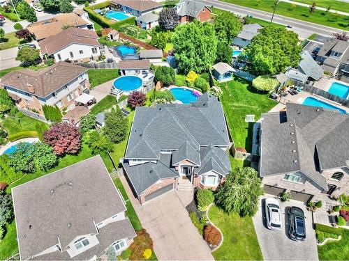 5 Bravetti Circle, St. Catharines, ON - Outdoor With In Ground Pool With View
