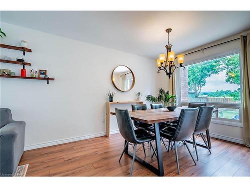 4526 Green Meadow Boulevard, Beamsville, ON - Indoor Photo Showing Dining Room