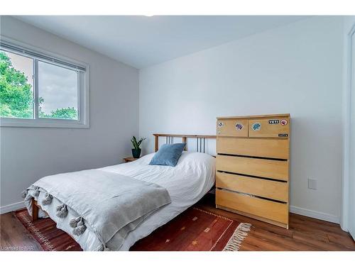 4526 Green Meadow Boulevard, Beamsville, ON - Indoor Photo Showing Bedroom