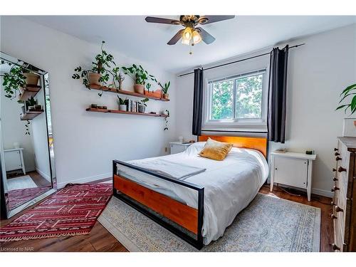 4526 Green Meadow Boulevard, Beamsville, ON - Indoor Photo Showing Bedroom