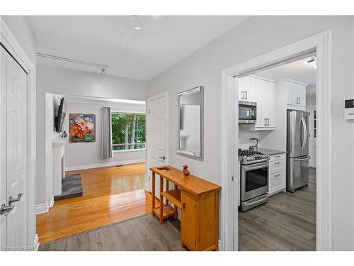 7 Allandale Drive, St. Catharines, ON - Indoor Photo Showing Kitchen