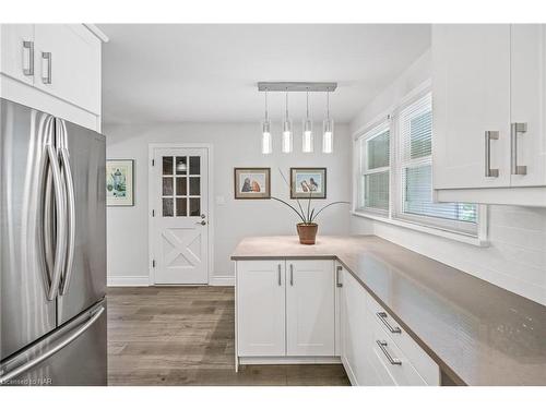 7 Allandale Drive, St. Catharines, ON - Indoor Photo Showing Kitchen