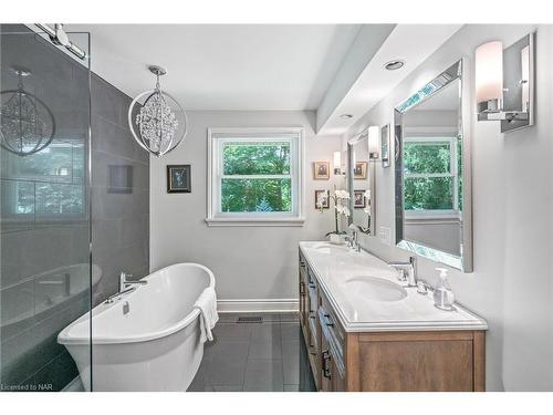 7 Allandale Drive, St. Catharines, ON - Indoor Photo Showing Bathroom